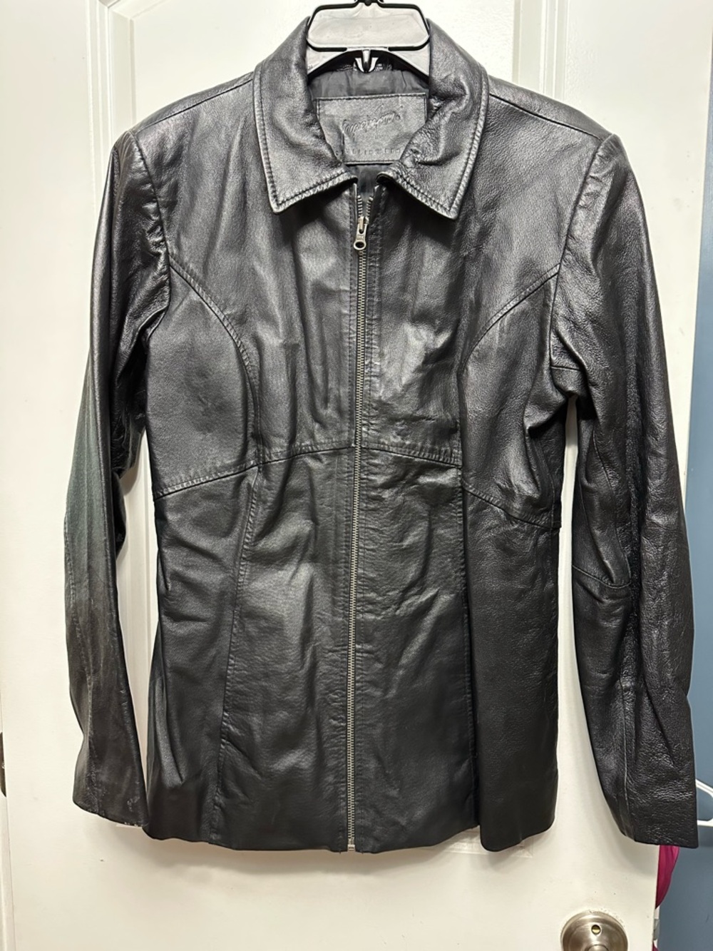 Women’s Classic Black Leather Zip-Front Jacket Vintage